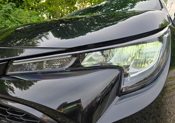 Toyota Corolla cena 65999 przebieg: 77456, rok produkcji 2019 z Brzeg małe 562